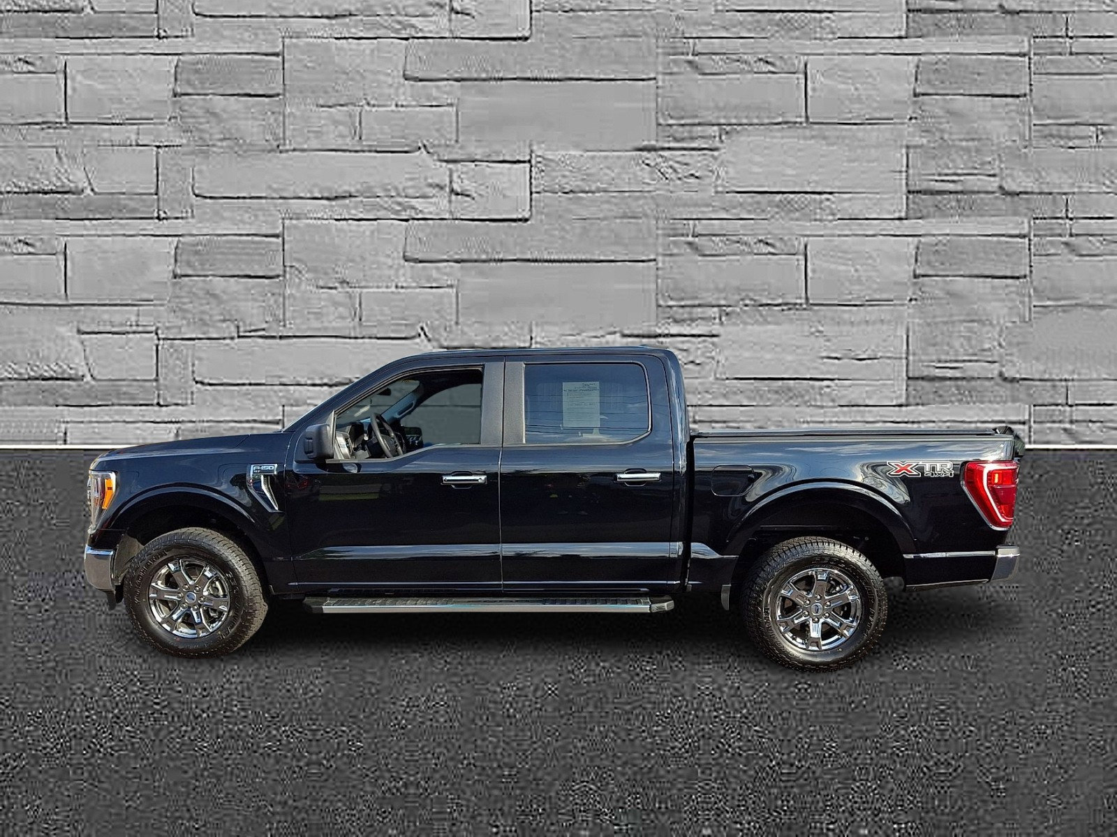 Certified 2022 Ford F150 XLT w/ XTR Package AWD/4WD image 6