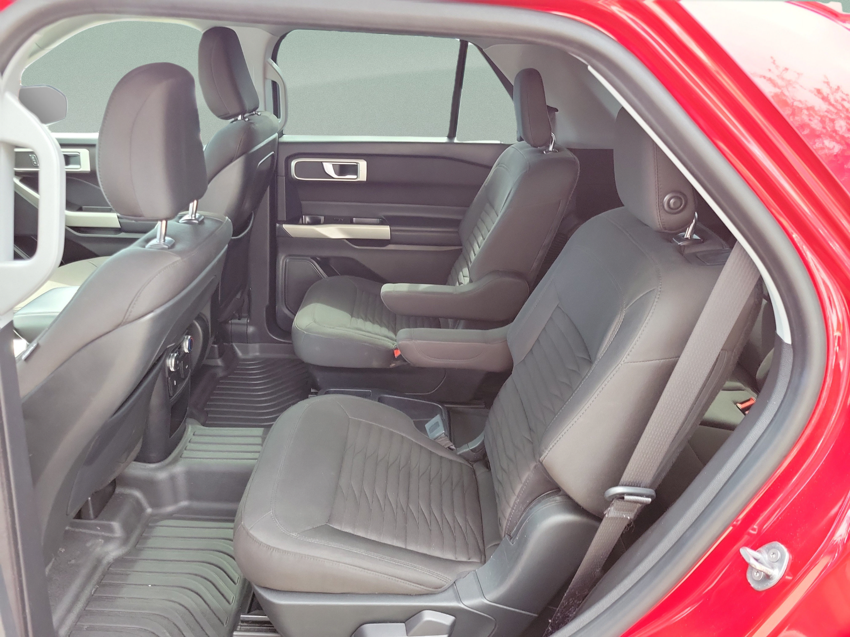 Certified 2020 Ford Explorer XLT RWD image 13
