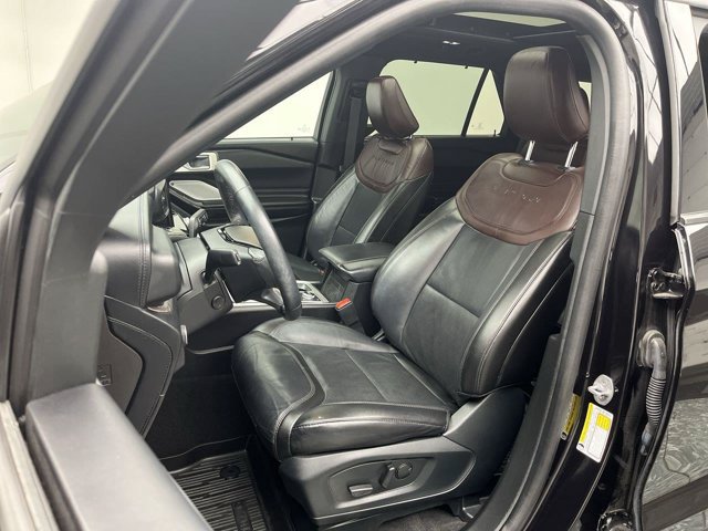 Certified 2023 Ford Explorer Platinum w/ Technology Package AWD/4WD image 12