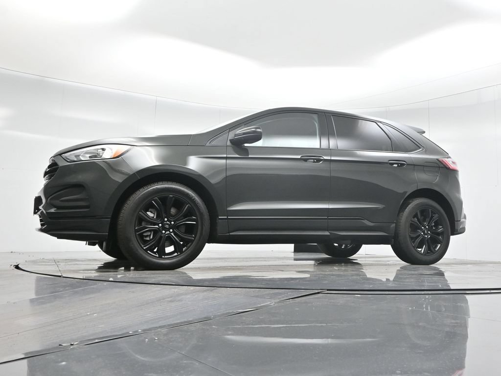 Certified 2022 Ford Edge SE w/ Black Appearance Package AWD/4WD image 52
