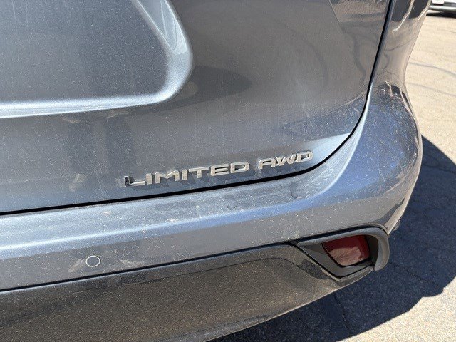 Used 2020 Toyota Highlander Limited image 10