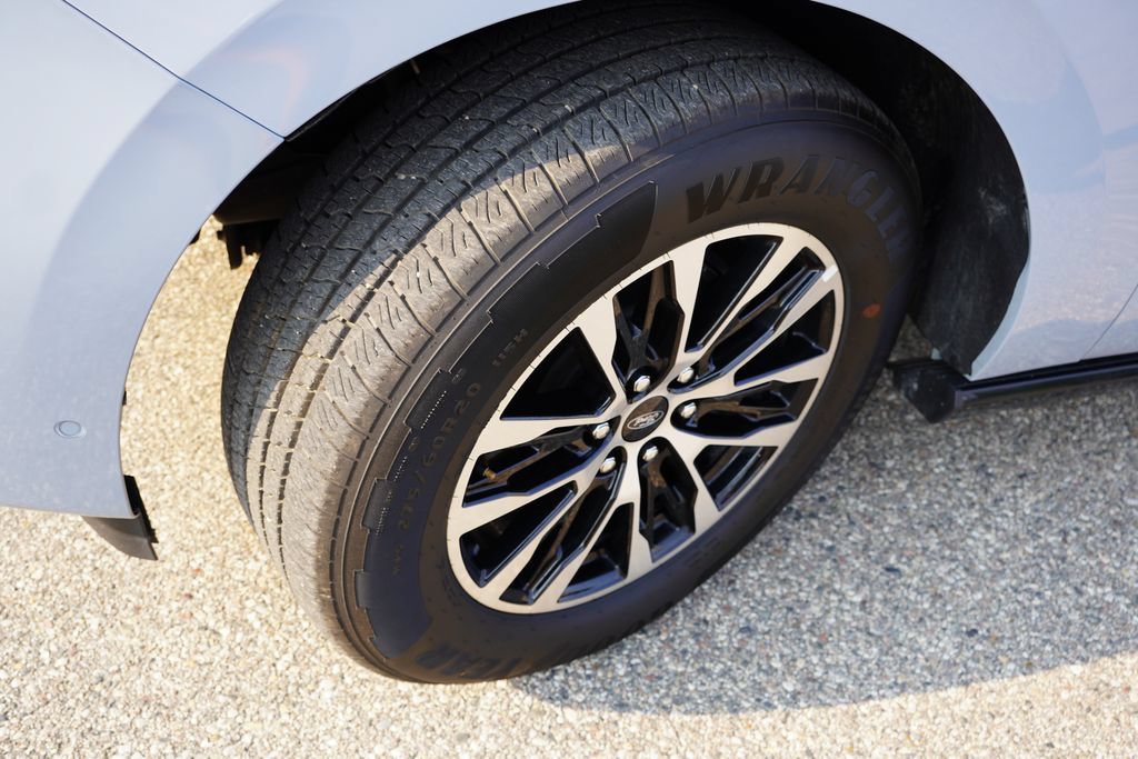 Certified 2025 Ford Expedition Platinum AWD/4WD image 13