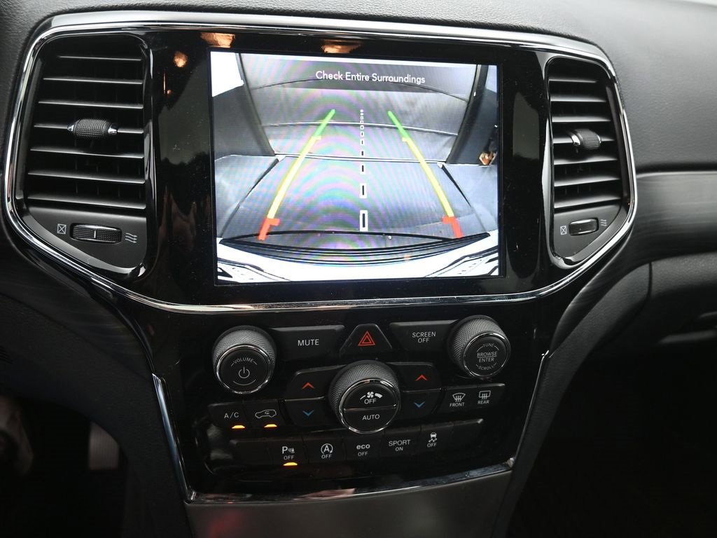 Used 2020 Jeep Grand Cherokee Altitude image 12