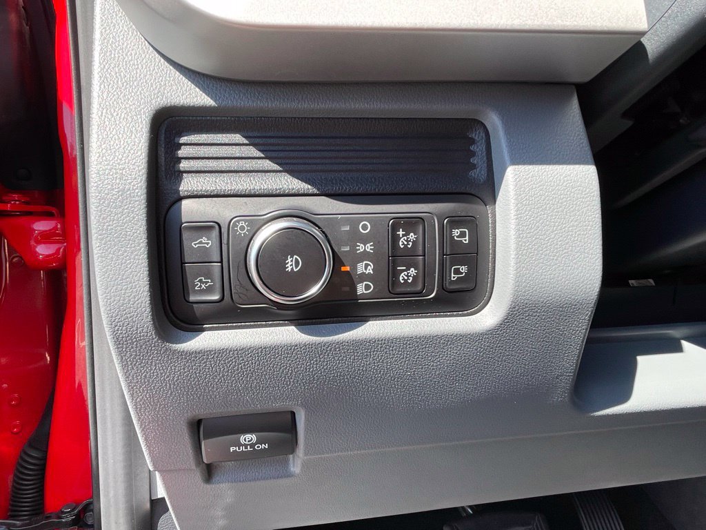 Certified 2026 Ford F250 XLT w/ XLT Premium Package AWD/4WD image 13