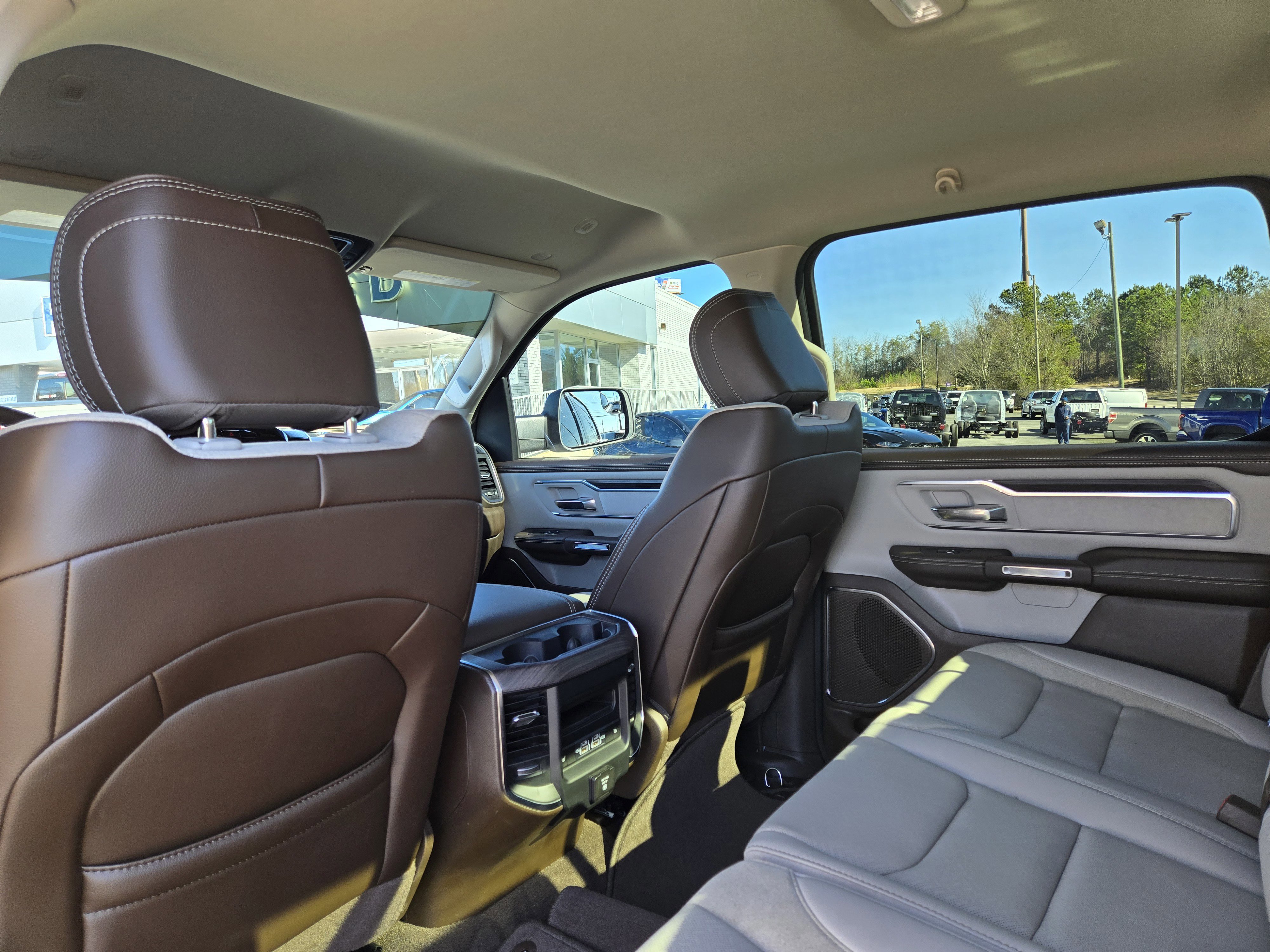 Used 2025 RAM 1500 Laramie image 15