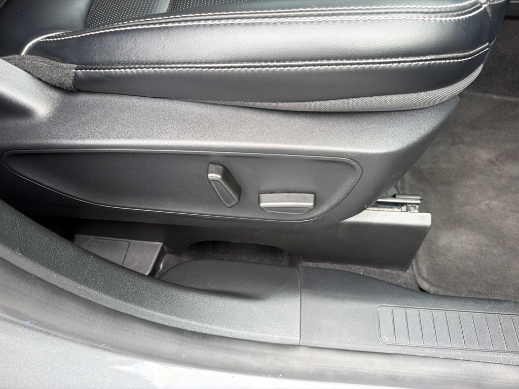 Certified 2024 Ford Escape Platinum AWD/4WD image 42