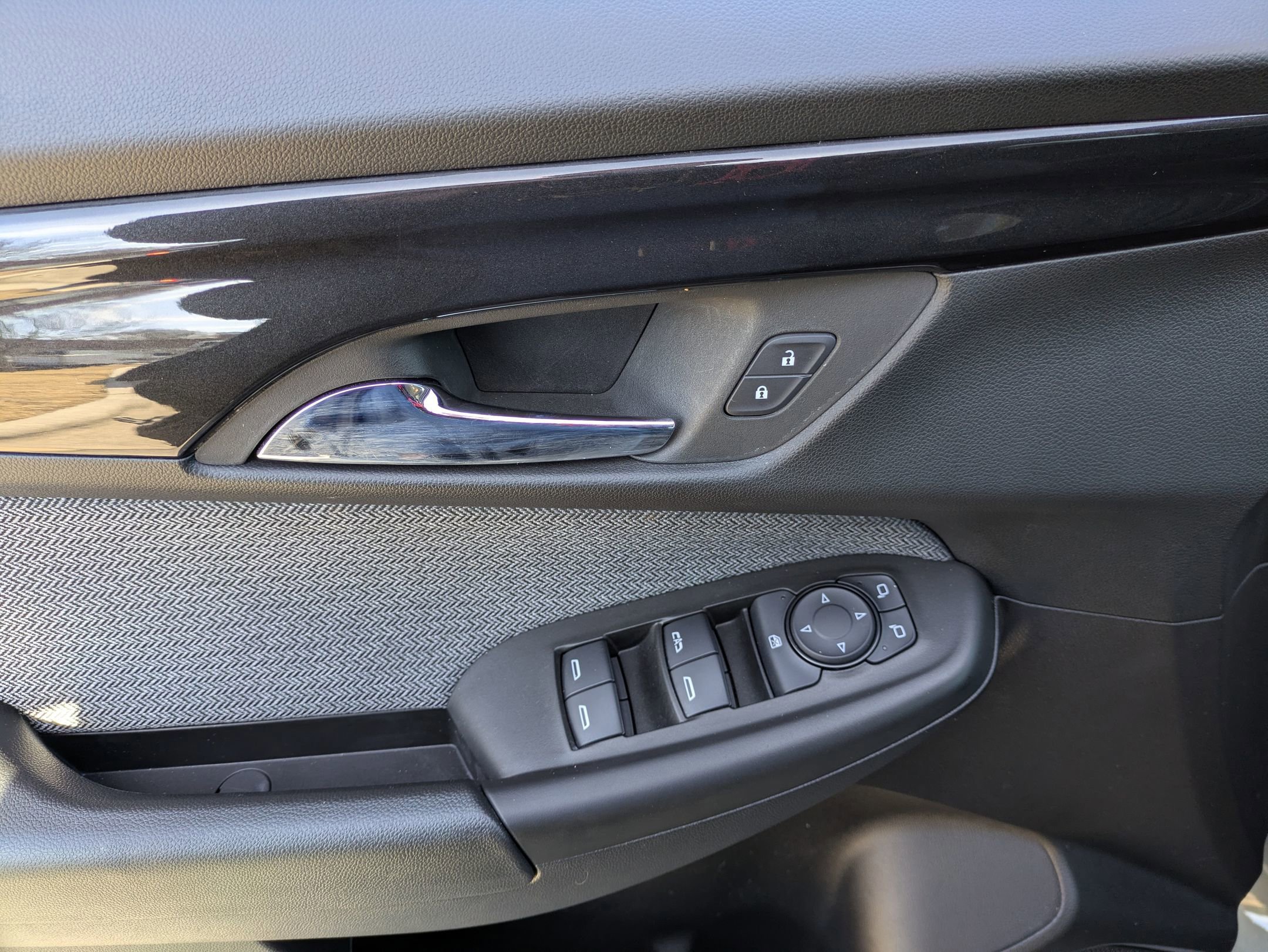 Used 2025 Chevrolet TrailBlazer LT w/ Driver Confidence Package image 16