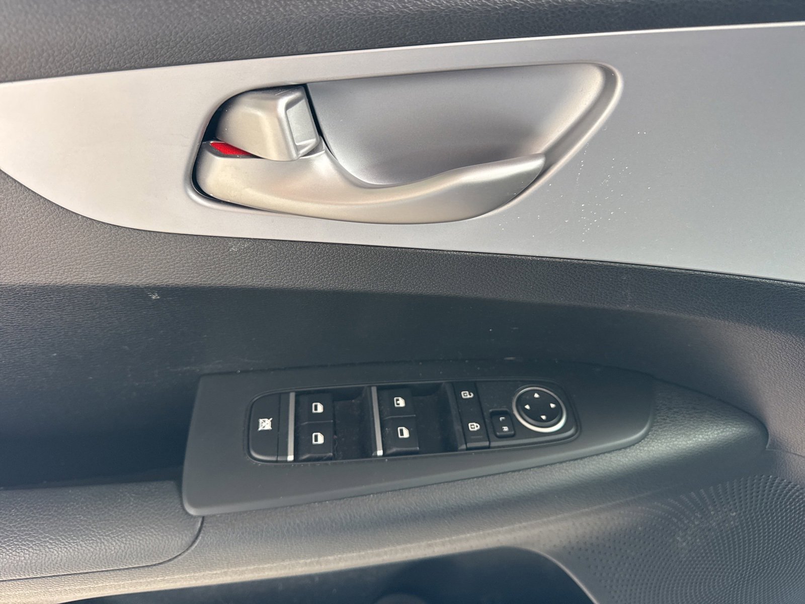 Used 2024 Kia Forte LXS image 22