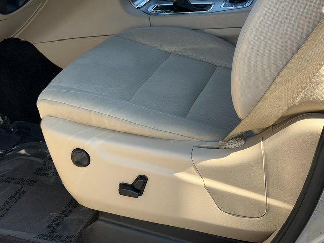 Used 2019 Jeep Grand Cherokee Laredo AWD/4WD image 38