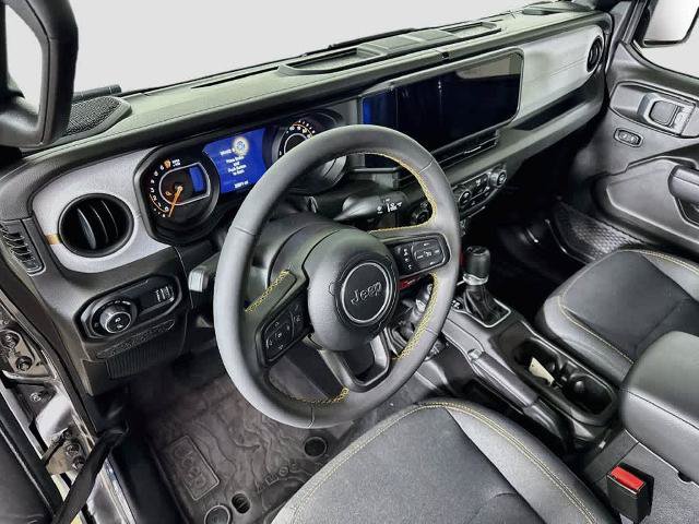 Used 2024 Jeep Gladiator Sport AWD/4WD image 2
