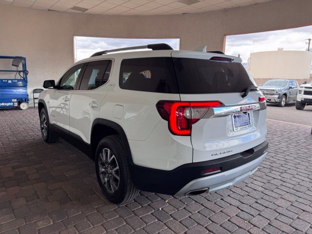 Used 2023 GMC Acadia SLT FWD image 3