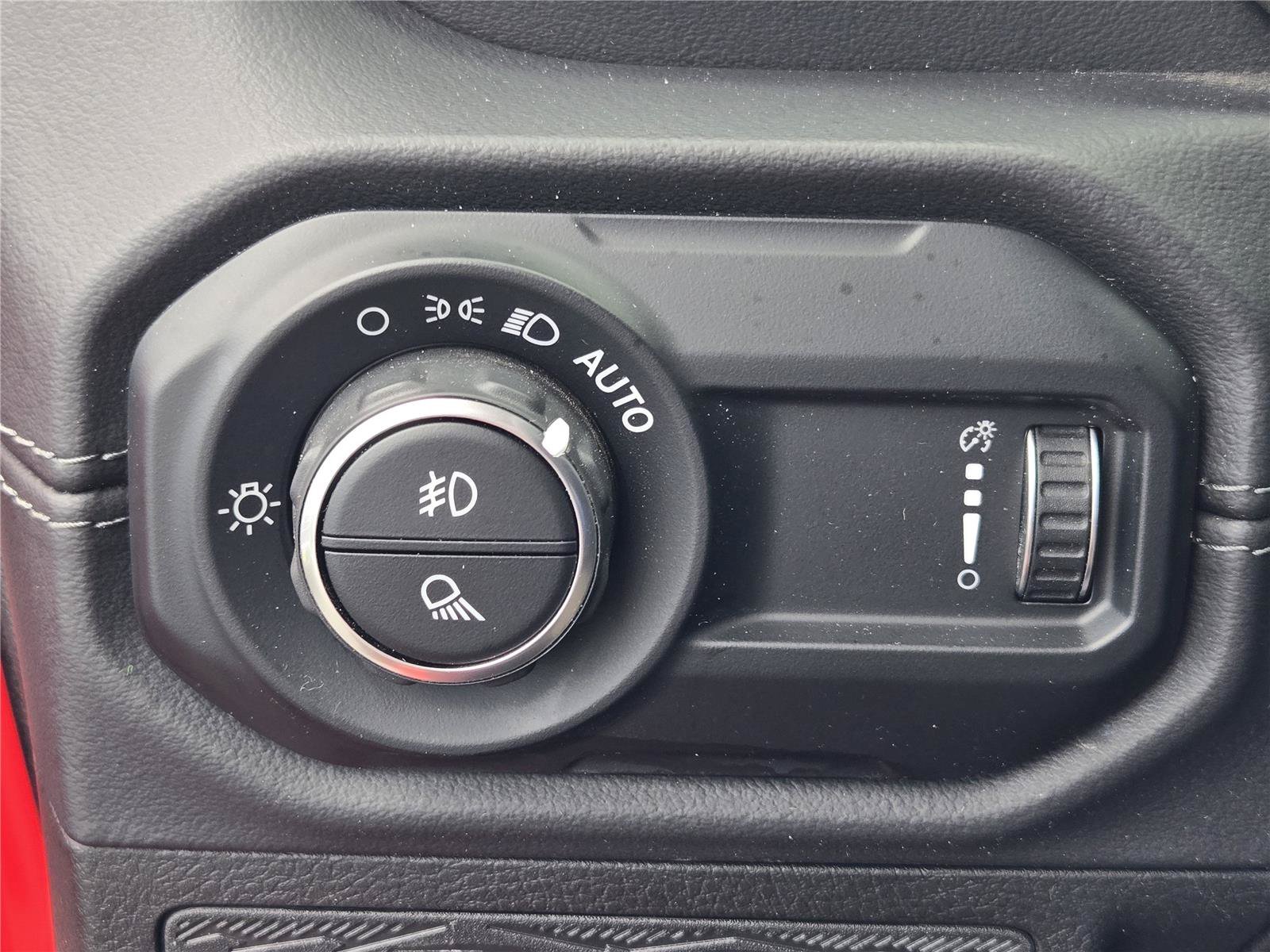 Used 2024 Jeep Gladiator Sport AWD/4WD image 21