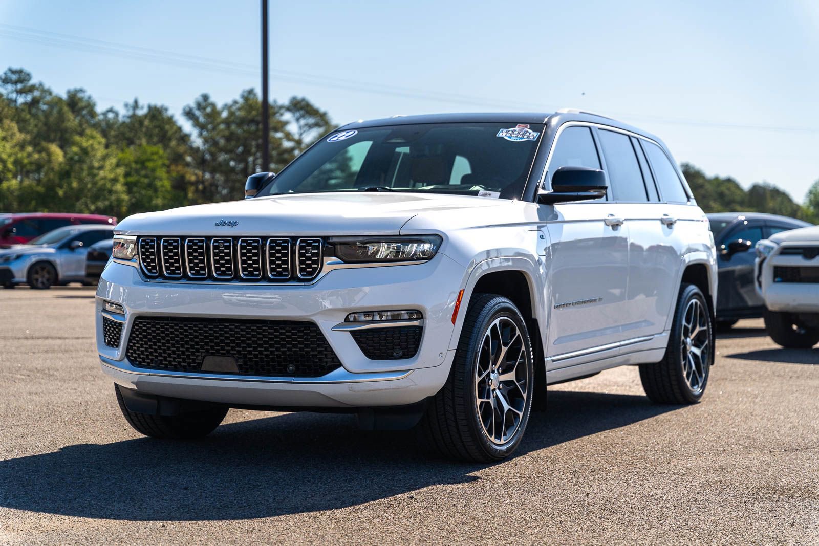 Used 2022 Jeep Grand Cherokee Summit image 3