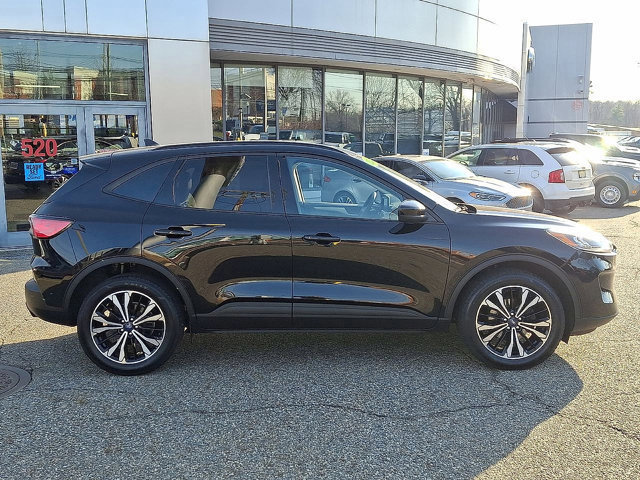 Certified 2022 Ford Escape SE w/ SE Sport Appearance Package image 10