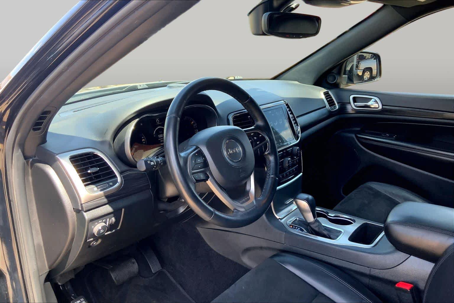 Used 2022 Jeep Grand Cherokee Laredo X RWD image 18