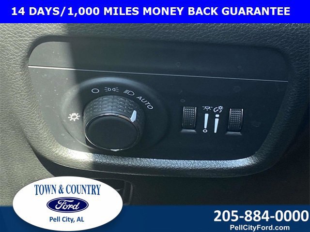Used 2024 Jeep Grand Cherokee Laredo X image 25