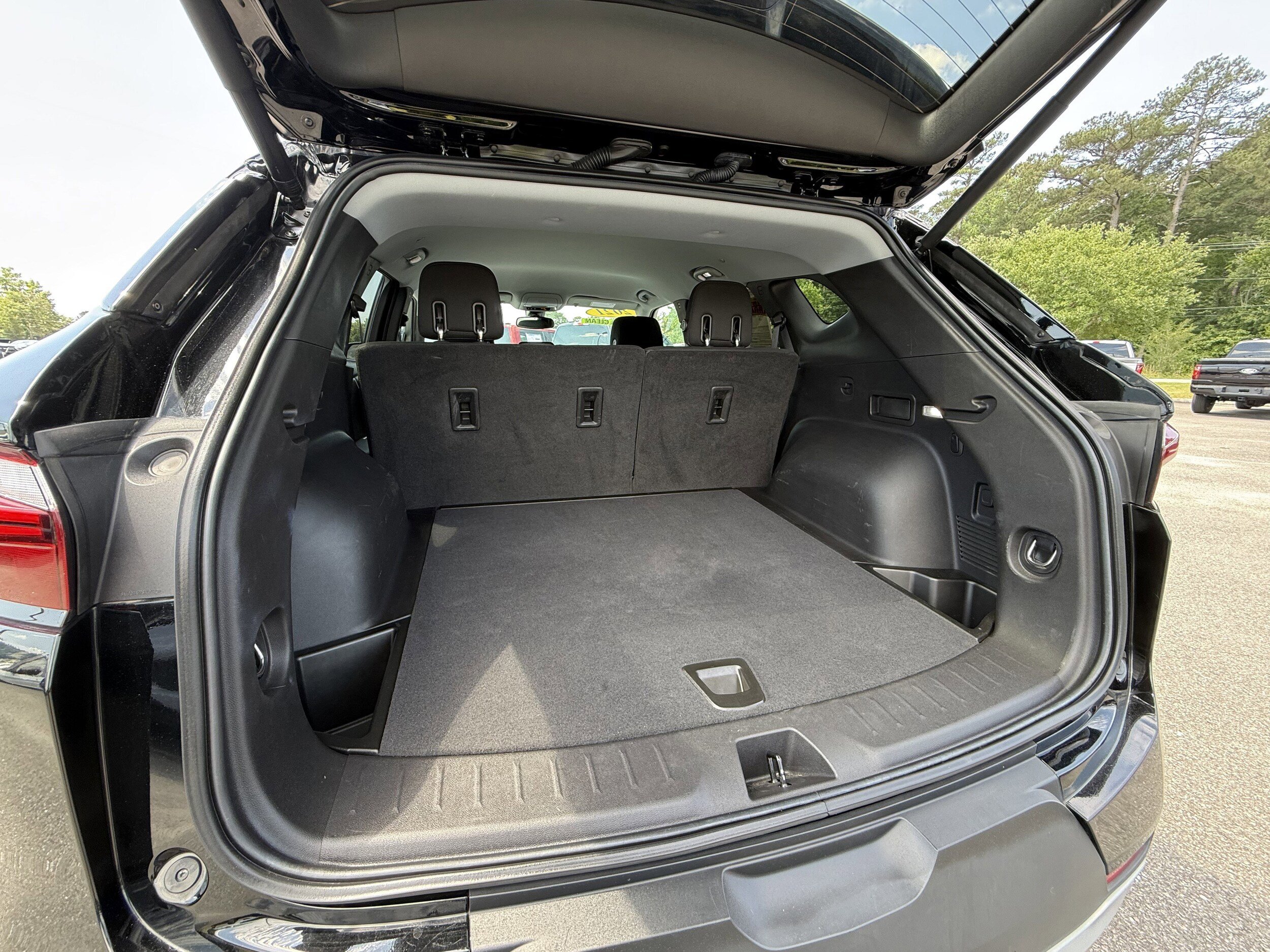 Used 2021 Chevrolet Blazer LT FWD image 25