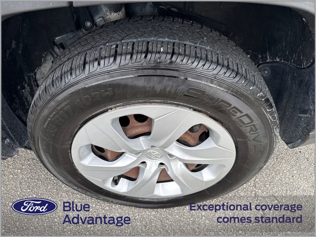 Used 2020 Toyota RAV4 LE image 11