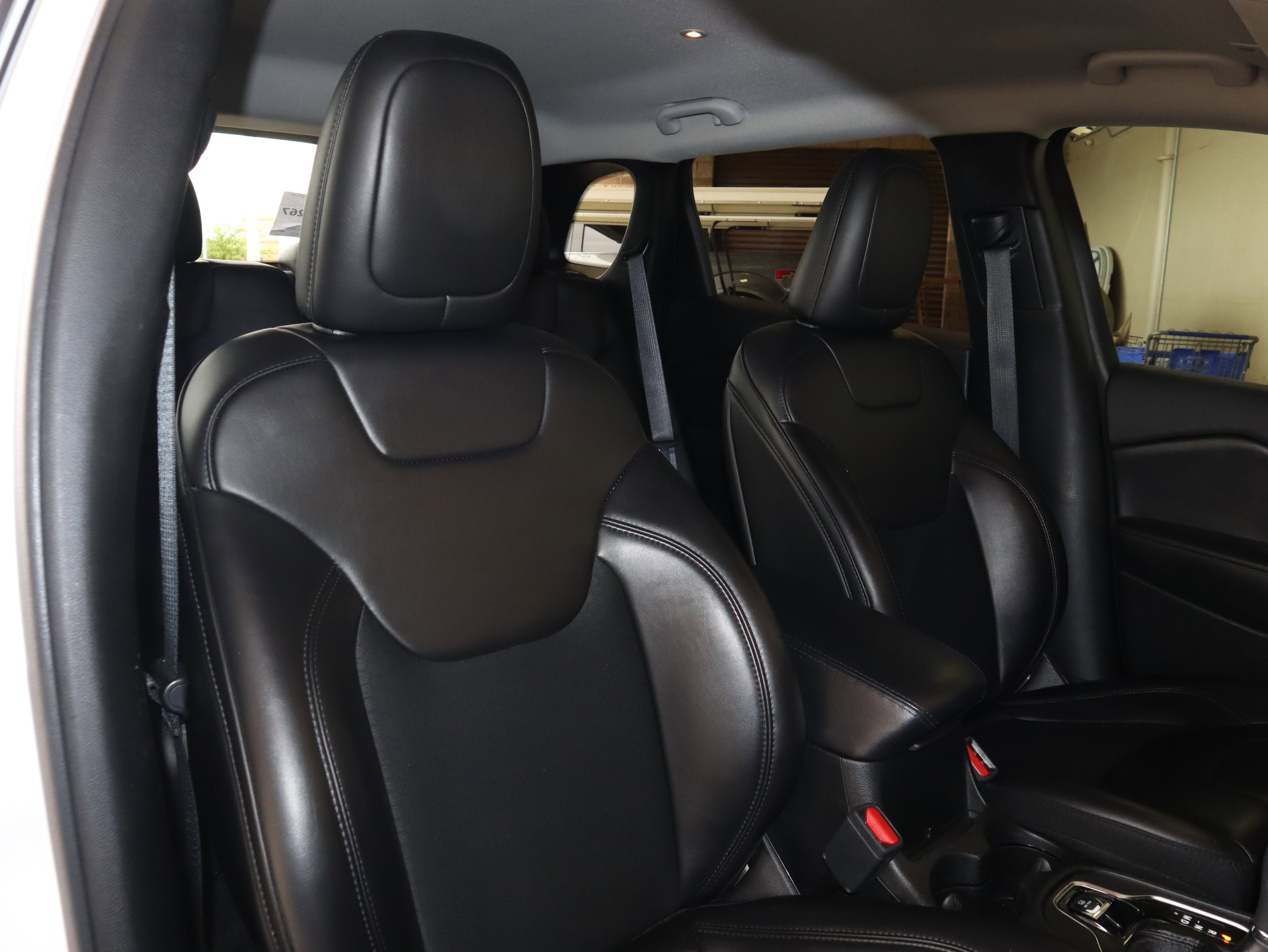 Used 2019 Jeep Cherokee Latitude Plus FWD image 41