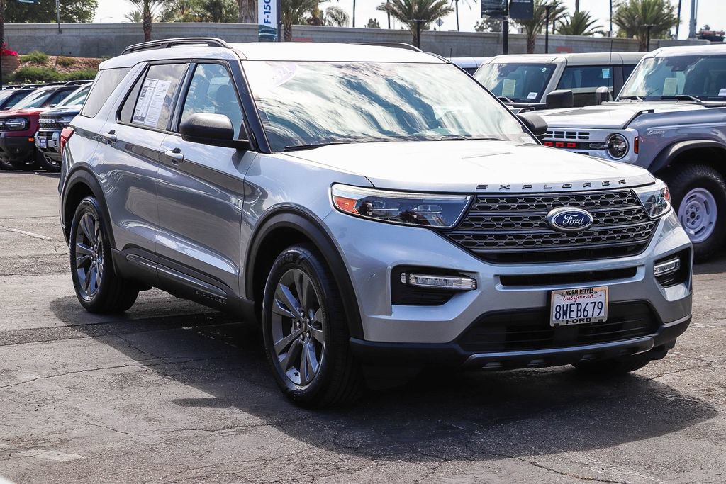 Certified 2021 Ford Explorer XLT w/ Equipment Group 202A RWD image 3