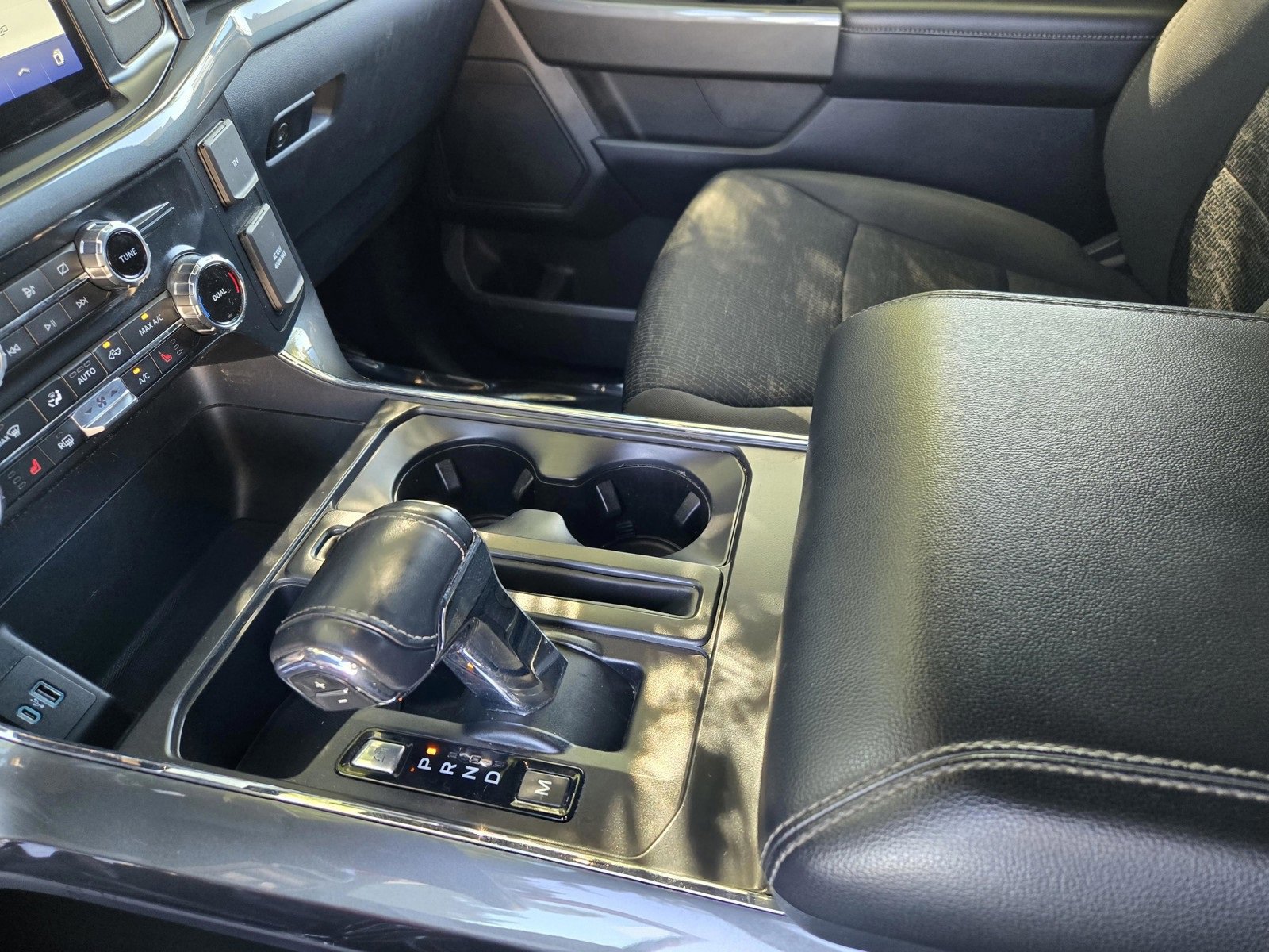 Certified 2022 Ford F150 XLT w/ Equipment Group 302A High image 24