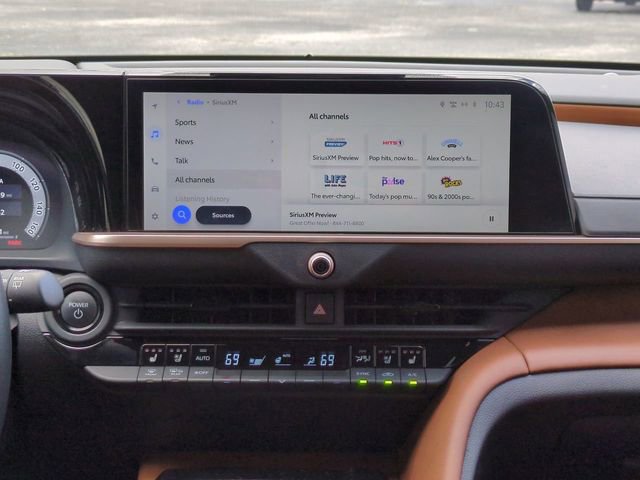 Used 2025 Toyota Crown Signia image 20