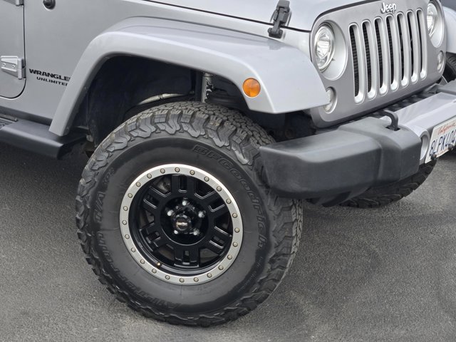 Used 2017 Jeep Wrangler Unlimited Sahara AWD/4WD image 9