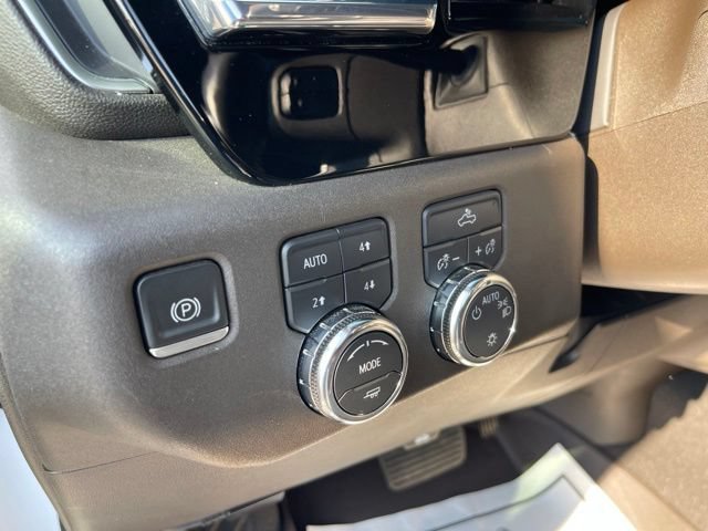 Used 2023 GMC Sierra 1500 SLE w/ X31 Off-Road Package AWD/4WD image 15