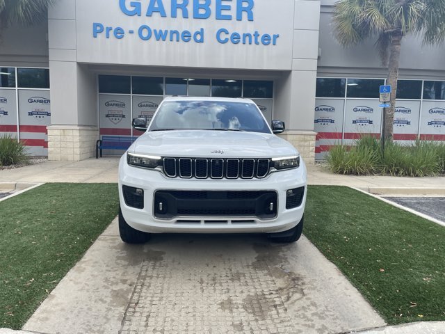 Used 2023 Jeep Grand Cherokee L Overland w/ Advanced Protech Group III AWD/4WD image 2