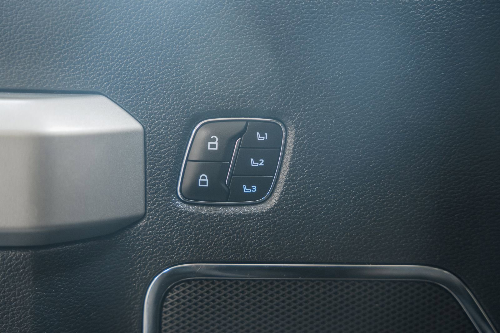 Certified 2022 Ford F250 Lariat w/ Black Appearance Pkg image 50