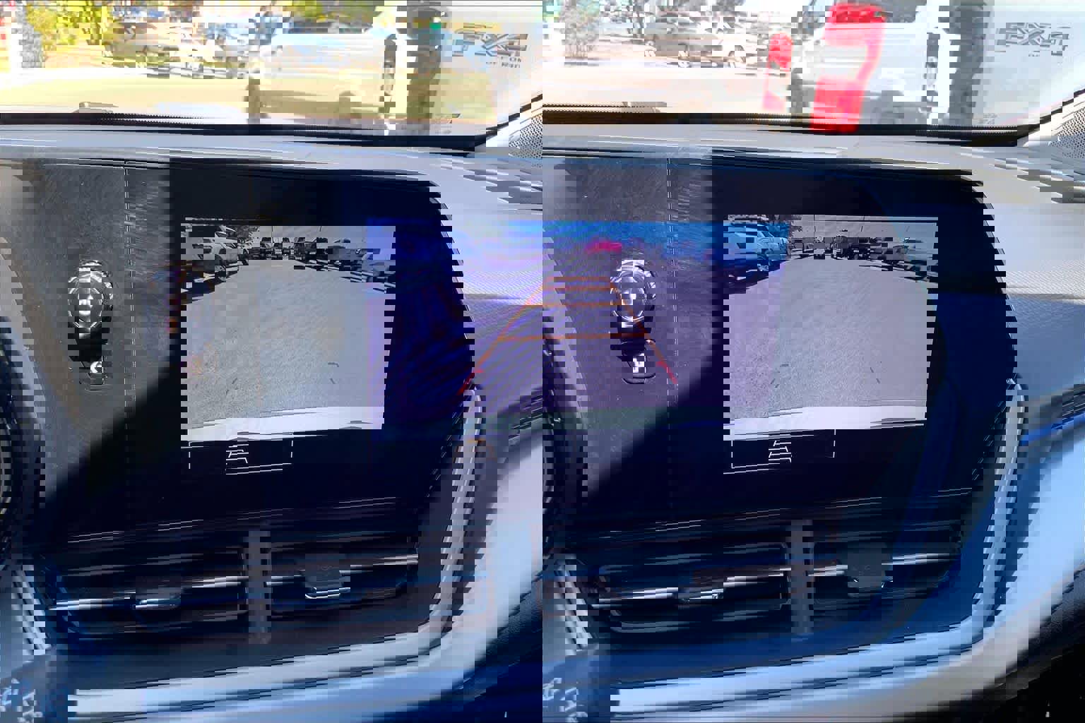 Used 2025 Chevrolet Trax LS image 27