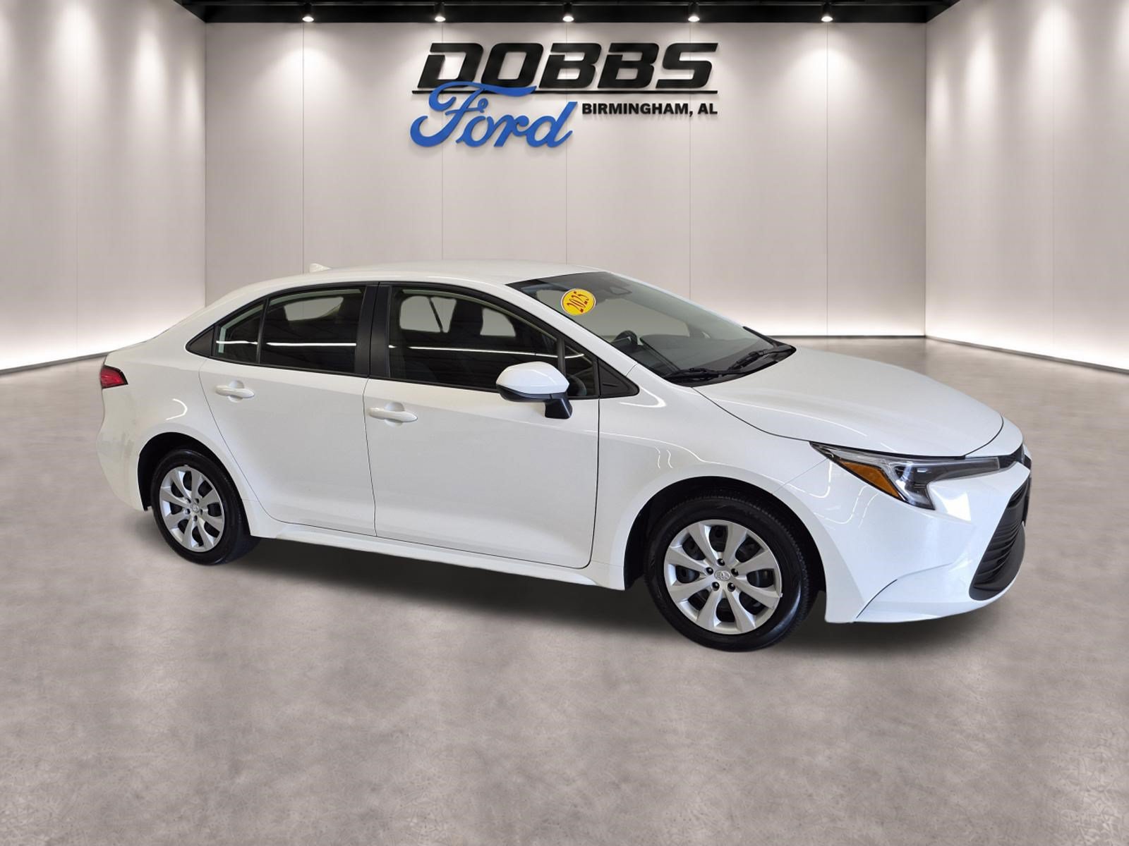 Used 2025 Toyota Corolla LE FWD image 1