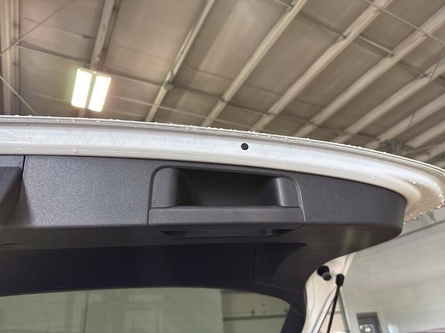 Used 2023 Volkswagen Tiguan SE w/ Panoramic Sunroof Package FWD image 30