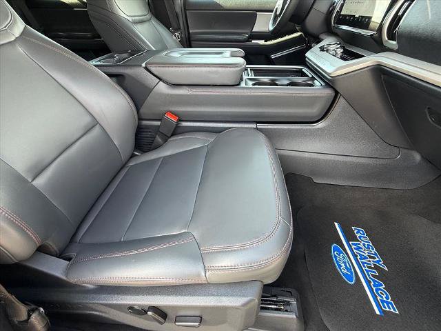 Certified 2025 Ford Expedition Active AWD/4WD image 10