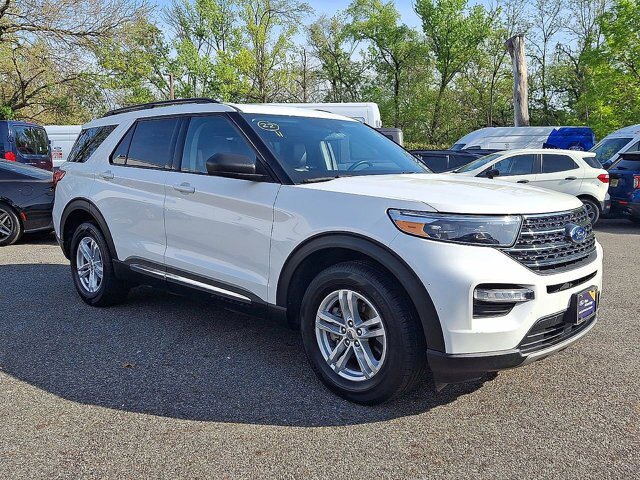 Certified 2022 Ford Explorer XLT w/ Equipment Group 202A AWD/4WD image 25
