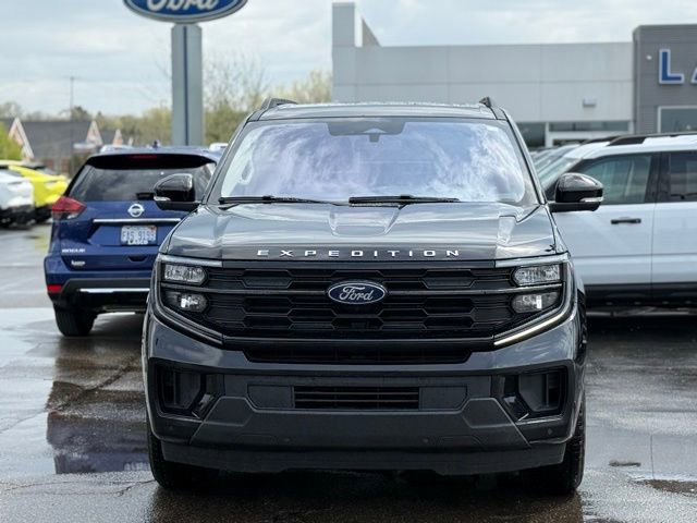 Certified 2025 Ford Expedition Active AWD/4WD image 36