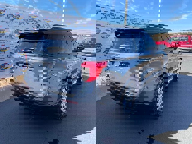 Certified 2021 Ford Explorer XLT image 3