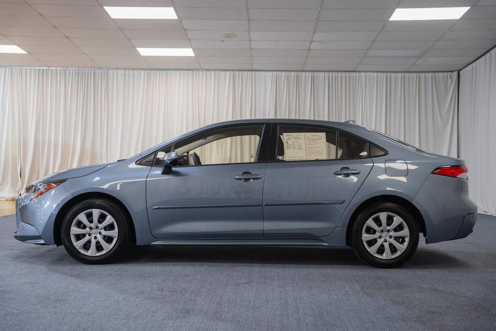 Used 2023 Toyota Corolla LE FWD image 5