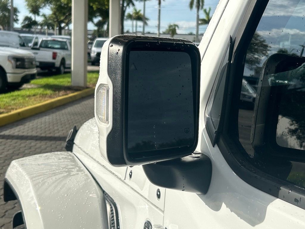 Used 2023 Jeep Gladiator Overland image 17