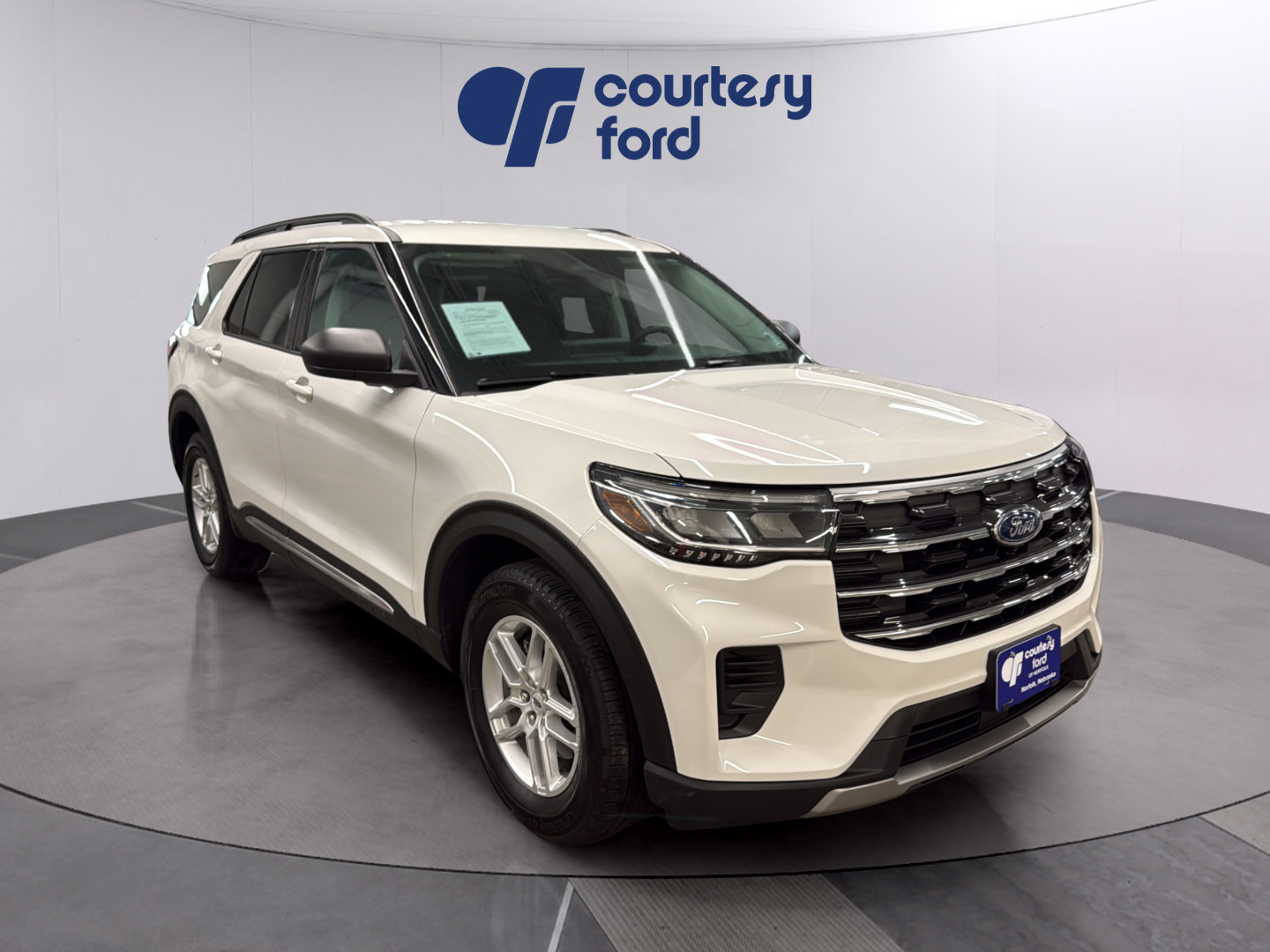 Certified 2025 Ford Explorer Active AWD/4WD image 1