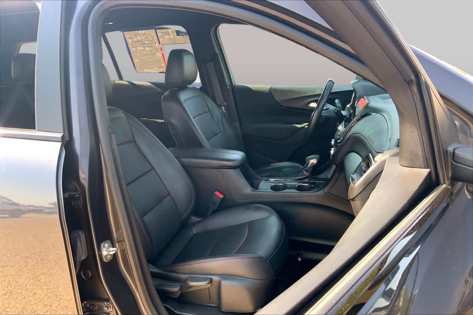 Used 2022 Chevrolet Equinox RS w/ RS Leather Package FWD image 9