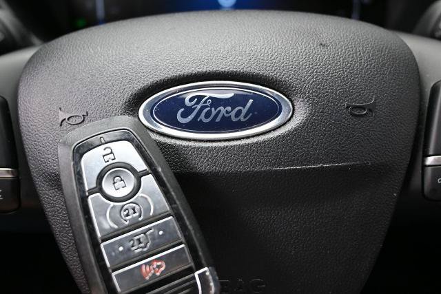 Certified 2025 Ford Escape ST-Line Select AWD/4WD image 33