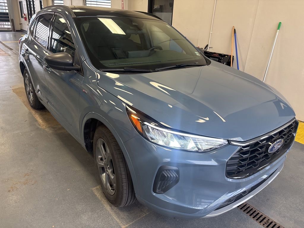 Certified 2024 Ford Escape ST-Line w/ Tech Pack #1 image 4