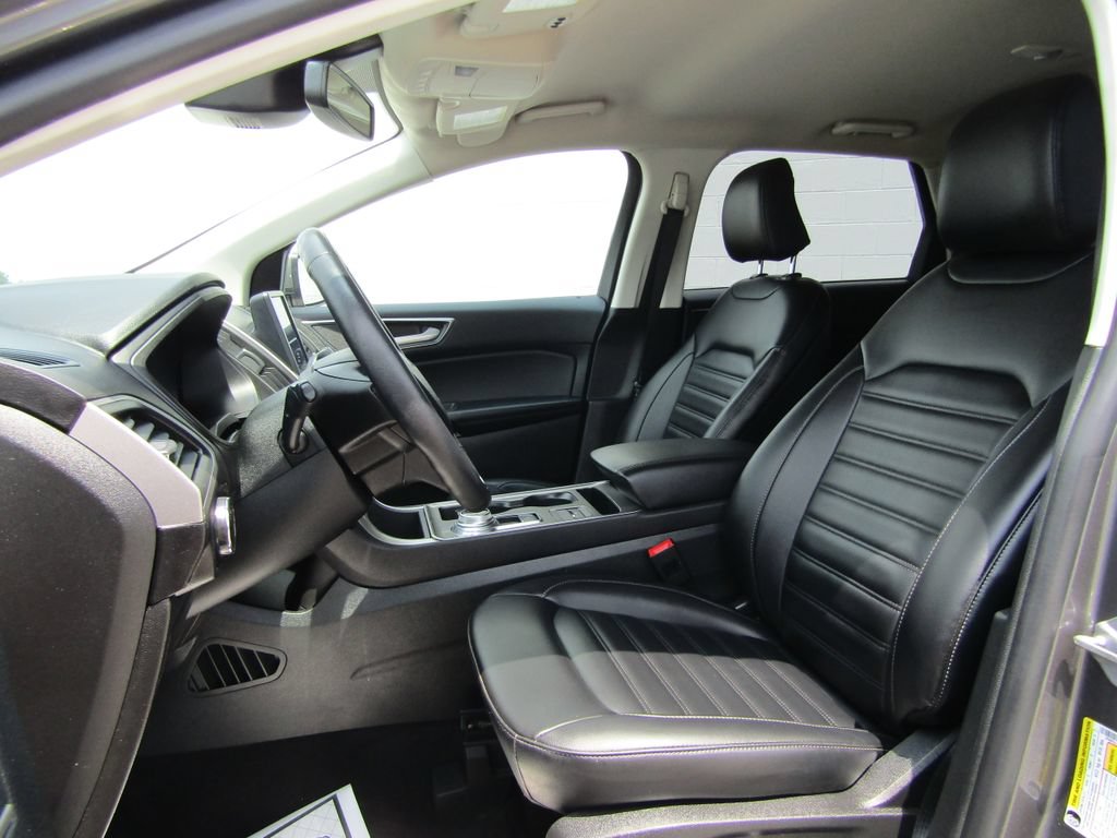 Certified 2023 Ford Edge SEL w/ Convenience Package AWD/4WD image 3
