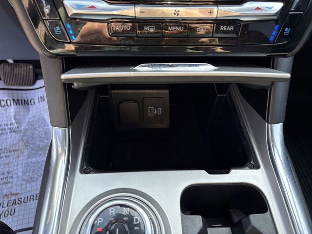 Certified 2022 Ford Explorer Platinum w/ Equipment Group 601A image 36