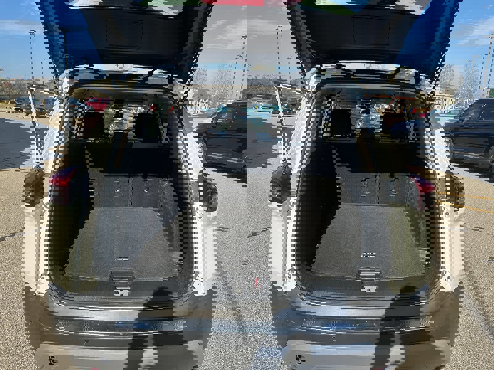 Used 2022 Nissan Rogue SV image 19