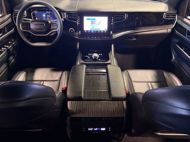 Used 2022 Jeep Wagoneer Series II AWD/4WD image 5