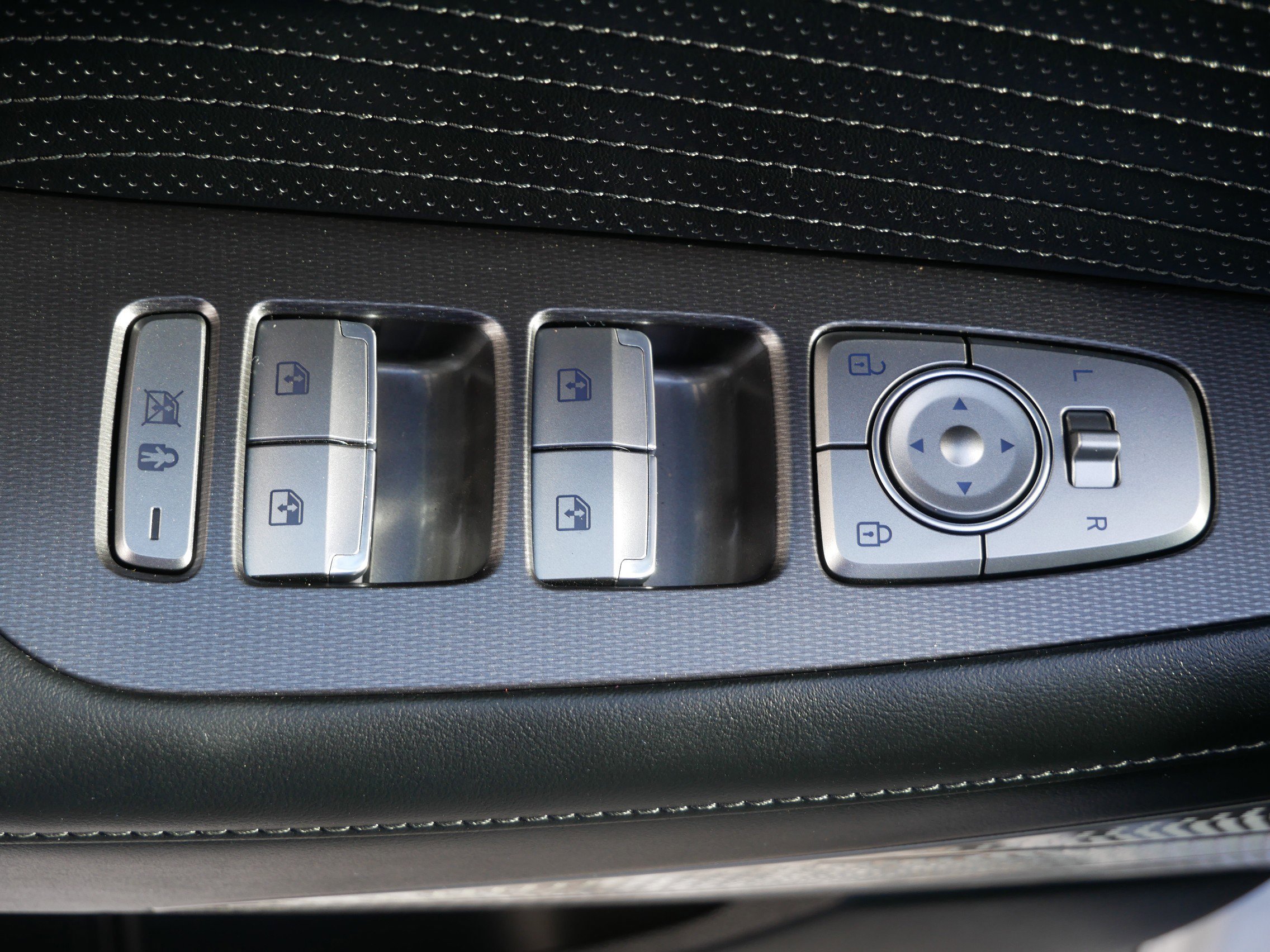 Used 2025 Hyundai Palisade Calligraphy image 13