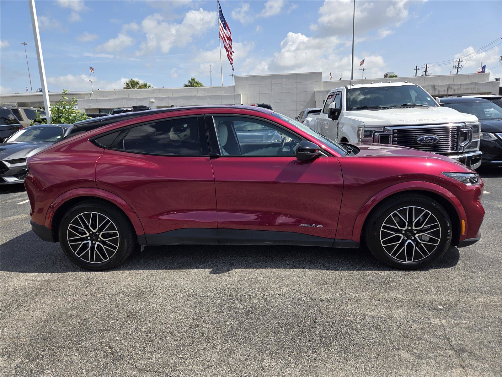 Certified 2025 Ford Mustang Mach-E Premium AWD/4WD image 4