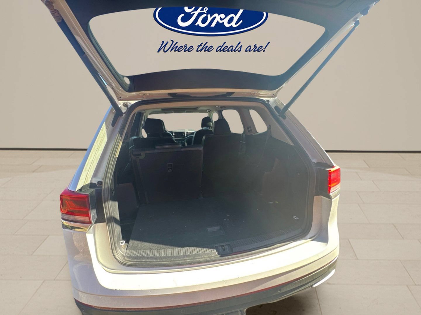 Used 2021 Volkswagen Atlas SE w/ Panoramic Sunroof Package FWD image 23